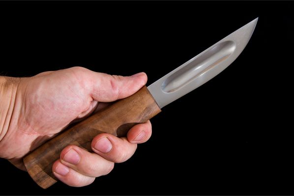Якутский нож, средний <span>(95х18, орех)</span>