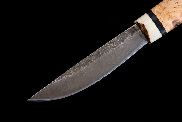 Якутский нож, средний <span>(дамасская сталь 1200 слоёв, рукоять карельская береза, больстер лосиный рог, кованый дол)</span>