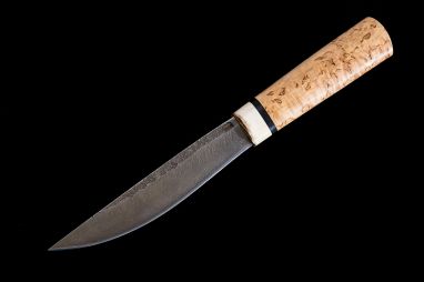 Якутский нож, большой <span><span>(дамасская сталь 1200 слоёв, рукоять карельская береза, больстер лосиный рог, кованый дол)</span></span>