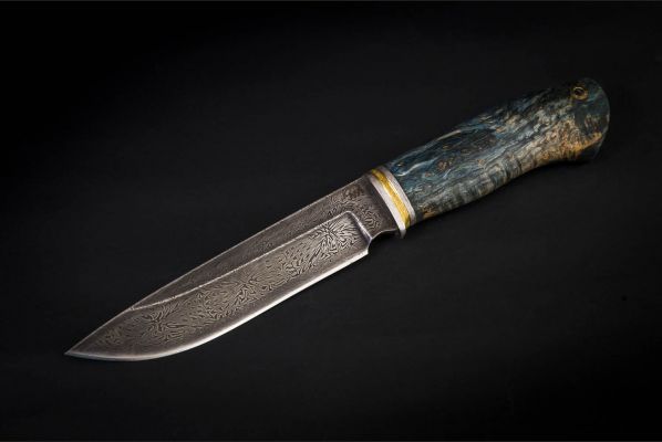 Нож Путник <span>(мозаичный дамаск, стабилизированная карельская берёза, мозаичный пин под темляк)</span>
