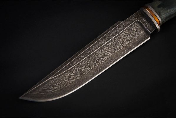Нож Тайга <span>(мозаичный дамаск, стабилизированная карельская берёза, мозаичный пин под темляк)</span>