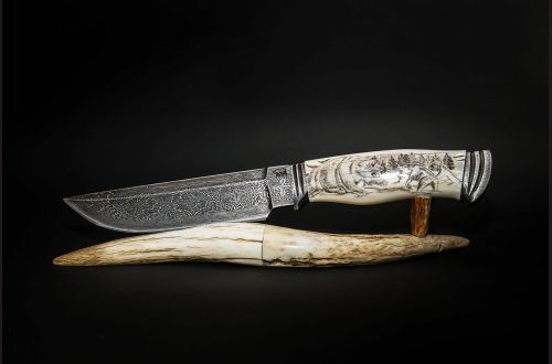 Авторский нож Походный 3 <span>(Мозаичный дамаск, в режущей кромке 20000 слоёв, клык моржа, мозаичный дамаск, художественное оформление рукояти - скримшоу)</span>