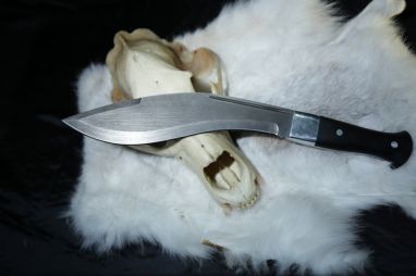 Нож Кукри <span><span>(дамасская сталь 1200 слоёв, черный граб, цельнометаллическая)</span></span>