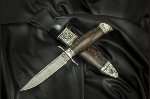 Реплика Финка НКВД <span>(дамаск 1200 слоёв, венге, литьё мельхиор, деревянные ножны)</span>