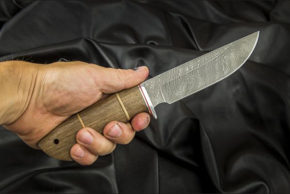 Охотничий нож Сахалин <span>(дамаск, орех, вставка береста)</span>