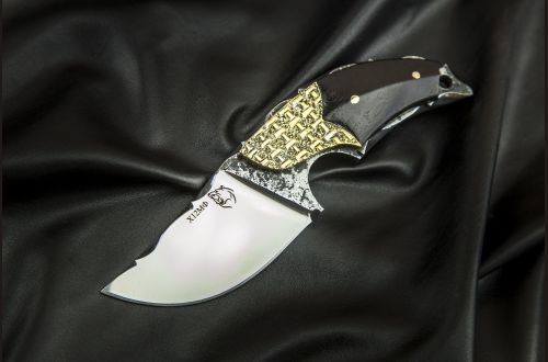 Нож Альхон <span>(х12мф, черный граб, больстер медь, резной клинок)</span>