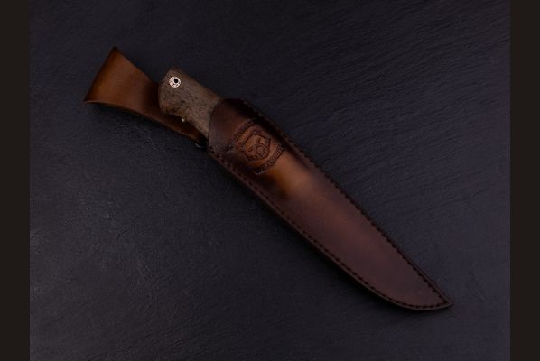 Нож Барс <span>(М390, стабилизированная карельская берёза, мозаичный пин под темляк, формованные ножны)</span>