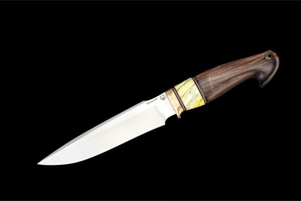 Нож Ворон <span>(M390, айронвуд, стабилизированный зуб мамонта, макумэ-ганэ, мозаичный темлячный пин)</span>