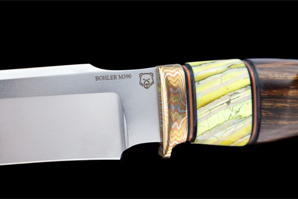 Нож Ворон <span>(M390, айронвуд, стабилизированный зуб мамонта, макумэ-ганэ, мозаичный темлячный пин)</span>