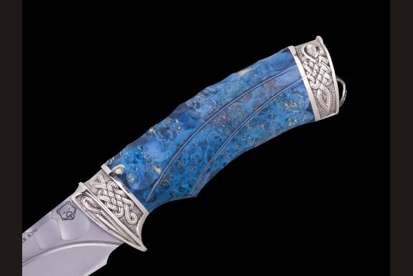 Нож Кайман <span>(k390, долы - камень, стабилизированная карельская береза, литьё мельхиор, резная рукоять)</span>