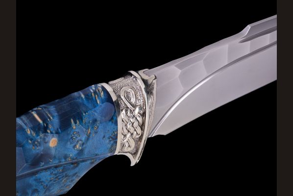 Нож Кайман <span>(k390, долы - камень, стабилизированная карельская береза, литьё мельхиор, резная рукоять)</span>