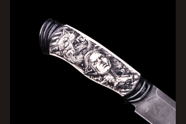 Авторский нож "Хранительница древ" <span>(Сложный мозаичный дамаск с никелем, в режущей кромке 20000 слоёв, элфорин, рог буйвола, макумэ-ганэ)</span>