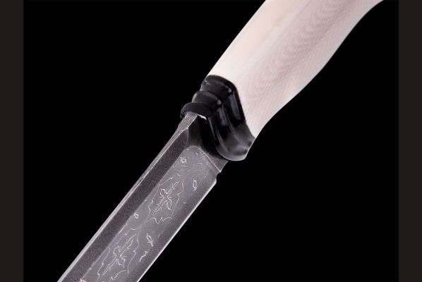 Авторский нож "Хранительница древ" <span>(Сложный мозаичный дамаск с никелем, в режущей кромке 20000 слоёв, элфорин, рог буйвола, макумэ-ганэ)</span>