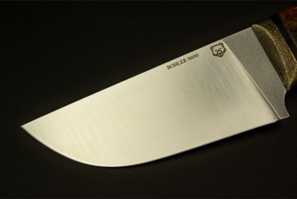 Нож Медведь - premium <span>(N690, стабилизированная карельская береза)</span>