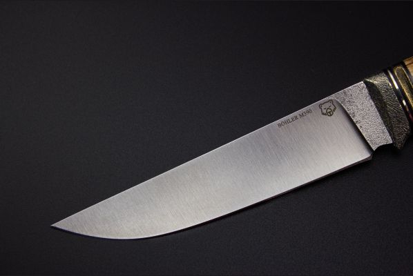 Нож Барс <span>(М390, стабилизированная карельская берёза, литьё из бронзы с эффектом  патины,  мозаичный пин под темляк, формованные ножны)</span>