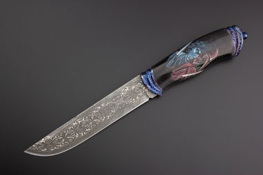 Авторский нож "Звездные войны" <span><span>(Мозаичный дамаск, рог буйвола, больстер и навершие мозаичный дамаск, художественное оформление рукояти с 2-х сторон - скримшоу)</span></span> формованные ножны
