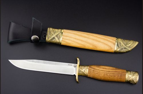 Нож НР-40 <span>(95х18, ясень, литьё латунь, деревянные ножны)</span>