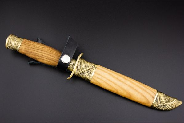 Нож НР-40 <span>(95х18, ясень, литьё латунь, деревянные ножны)</span>