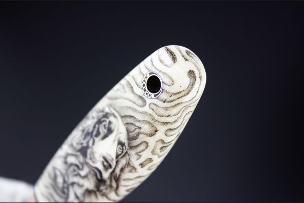 Нож шейный "Спаниель" <span>(М390, клык моржа, макумэ-ганэ)</span> скрим-шоу