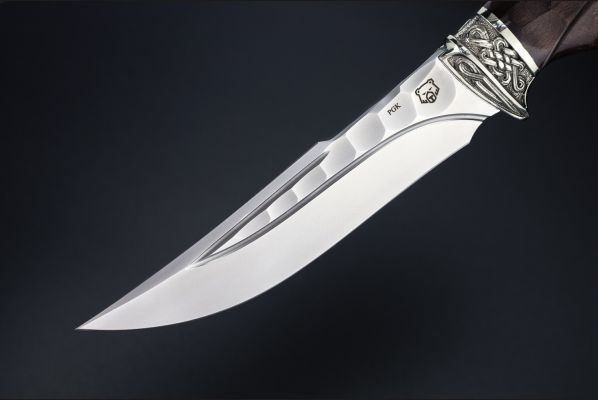 Нож Кайман <span>(PGK, долы - камень, стабилизированная карельская береза, литьё мельхиор, резная рукоять)</span>