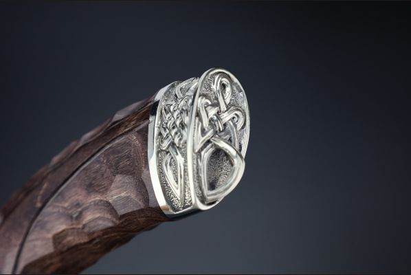 Нож Кайман <span>(PGK, долы - камень, стабилизированная карельская береза, литьё мельхиор, резная рукоять)</span>