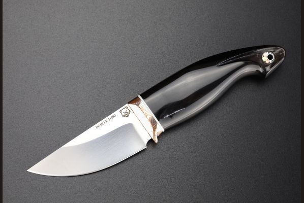 Нож шейный "Морской конёк" <span>(Bohler M390, рог индийского буйвола, макумэ-ганэ)</span> скримшоу