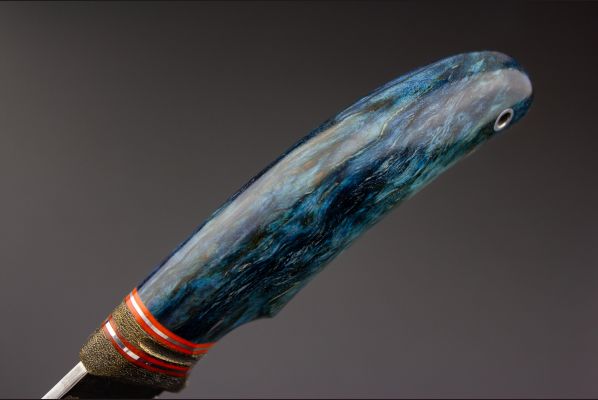 Нож Кабанчик <span>(N690, стабилизированная карельская берёза, латунь со вставками )</span>