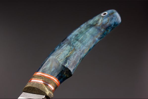 Нож Кабанчик <span>(N690, стабилизированная карельская берёза, латунь со вставками )</span>