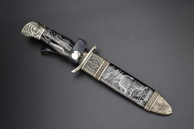 Авторская Финка НКВД разборная <span><span>(мозаичный дамаск с никелем,рукоять и ножны из рога буйвола, скримшоу, литье мельхиор)</span></span>