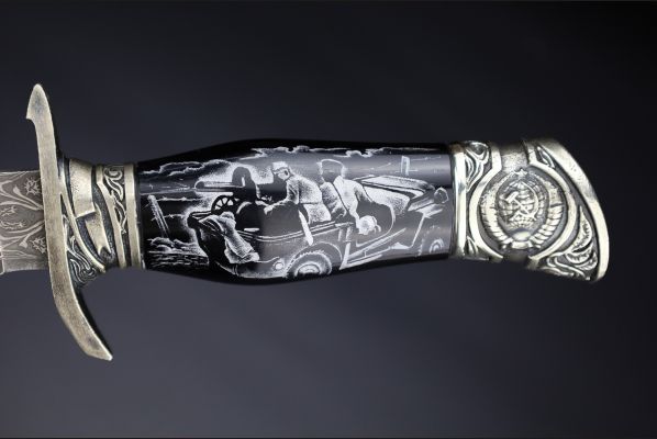 Авторская Финка НКВД разборная <span>(мозаичный дамаск с никелем,рукоять и ножны из рога буйвола, скримшоу, литье мельхиор)</span>