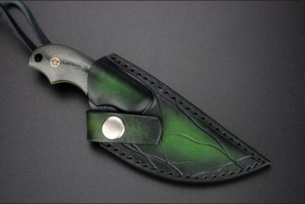 Нож шейный  <span>(N690, цельнометаллический, Хаотичный карбон  мозаичные пины)</span> формованные ножны