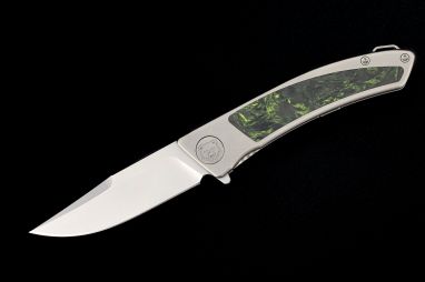 Складной нож "Вестерн" <span><span>(М390, Титан, вставка Хаотичный карбон зеленый, Замок "Frame-Lock")</span></span>