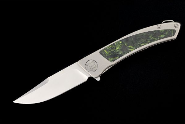 Складной нож "Вестерн" <span>(М390, Титан, вставка Хаотичный карбон зеленый, Замок "Frame-Lock")</span>
