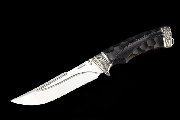 Нож Кайман <span>(N690, долы - камень, черный граб, литьё мельхиор, резная рукоять)</span>