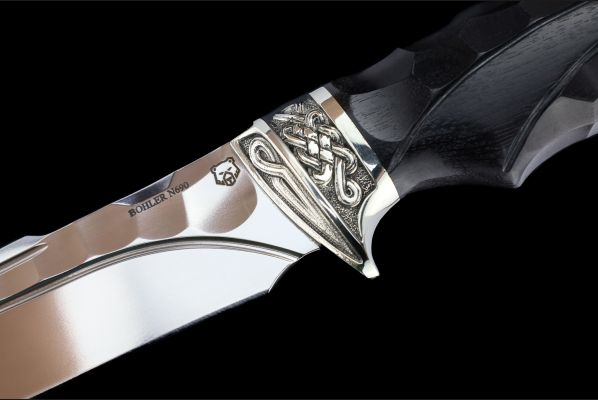 Нож Кайман <span>(N690, долы - камень, черный граб, литьё мельхиор, резная рукоять)</span>