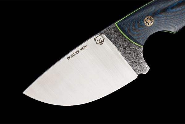 Нож шейный  <span>(N690, цельнометаллический, Хаотичный карбон  мозаичные пины)</span> формованные ножны