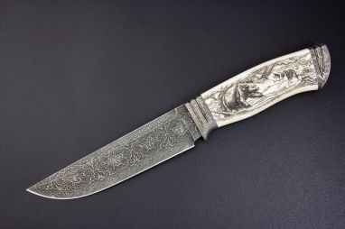 Авторский нож Походный 3 <span><span>(Мозаичный дамаск, в режущей кромке 20000 слоёв, клык моржа, мозаичный дамаск, художественное оформление рукояти - скримшоу)</span></span>
