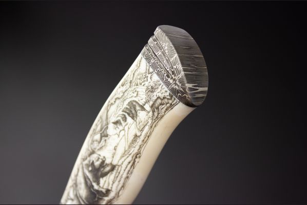 Авторский нож Походный 3 <span>(Мозаичный дамаск, в режущей кромке 20000 слоёв, клык моржа, мозаичный дамаск, художественное оформление рукояти - скримшоу)</span>