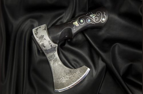 Топорик малый <span>(шх15 + у10а, черный граб, инкрустация в рукояти)</span>