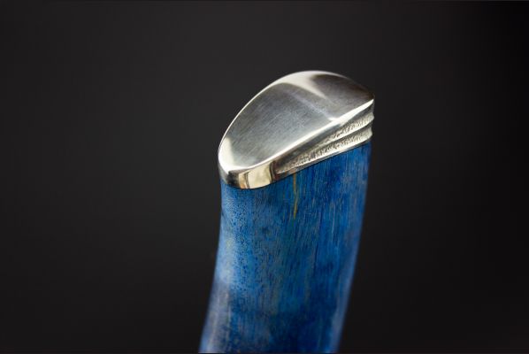 Нож Охотник 2 <span>(М390, спуски от обуха, стабилизированная карельская береза, литьё мельхиор)</span>