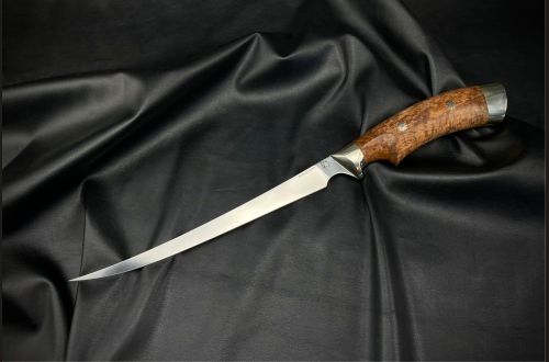 Нож Филейный <span>(M390, стабилизированная карельская берёза, мельхиор, мозаичные пины, выемка под палец)</span>