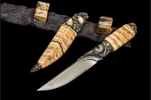 Авторский нож Питон <span>(Damasteel, художественная резьба по металлу, стабилизированный зуб мамонта)</span> 